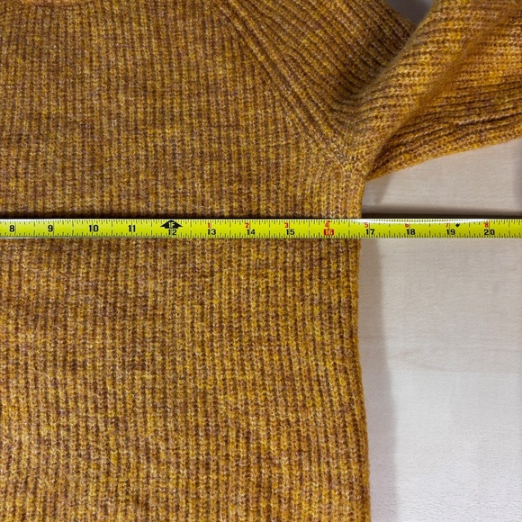 Banana Republic Mock Neck Sweater - Picture 9 of 10